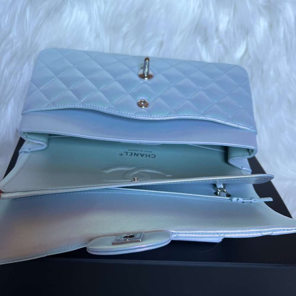 21K Chanel Classic Double Flap Quilted Diamond Medium Bag Iridescent Light Blue - Picture 6 of 7